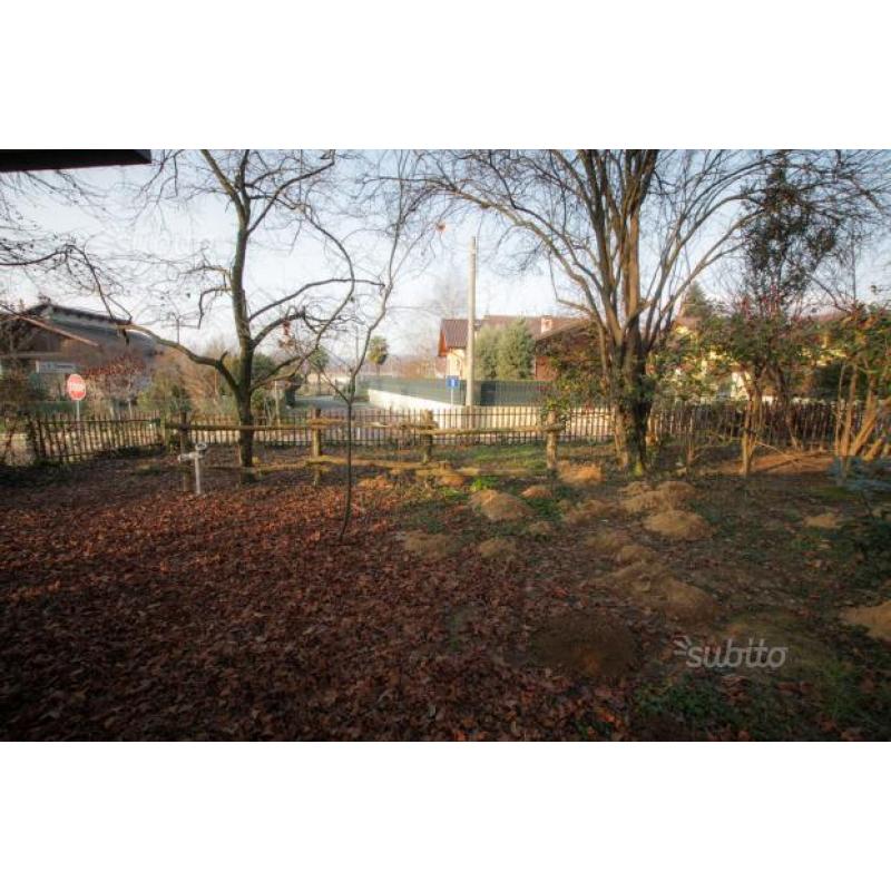 Casa indipendente con giardino e piscina