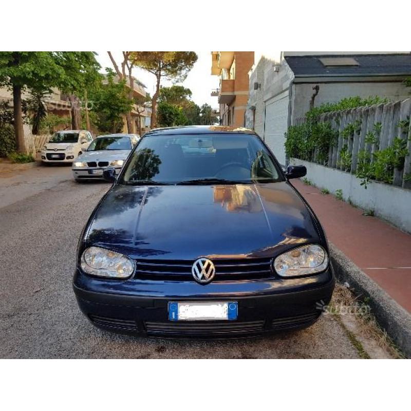 VOLKSWAGEN Golf 4ª serie - 2000