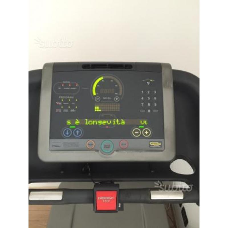 Tapis roulant technogym run excite 700