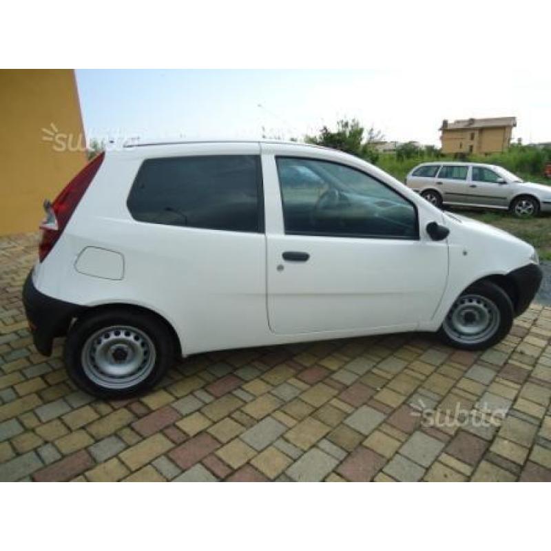 FIAT Punto Van 2ª serie 1.3 mjt 51 kw - 2005