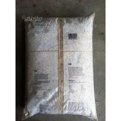 Pellet abete A1 euro 3.70 sacco 15 Kg