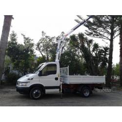 Iveco daily 35C17 con gru e ribaltabile