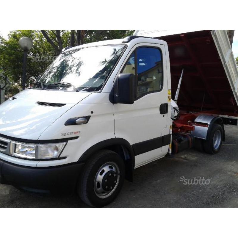 Iveco daily 35C17 con gru e ribaltabile