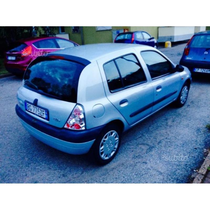 RENAULT Clio 2ª serie - 2001