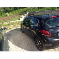 PEUGEOT 208- 1.6 blueHDI- 2016