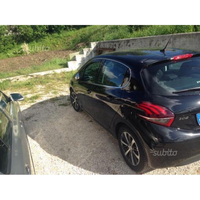 PEUGEOT 208- 1.6 blueHDI- 2016