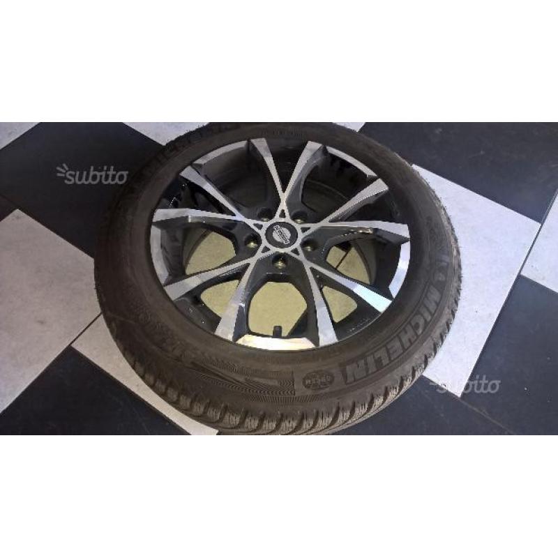 N.4 gomme termiche alpine a 4 215/60 r 17 + cerchi