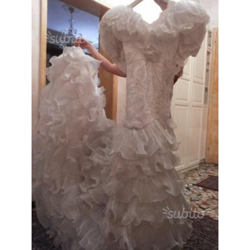 Svendita splendido vestito da sposa con accessori