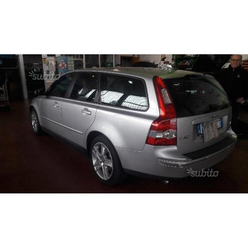 Volvo v50 - 2007