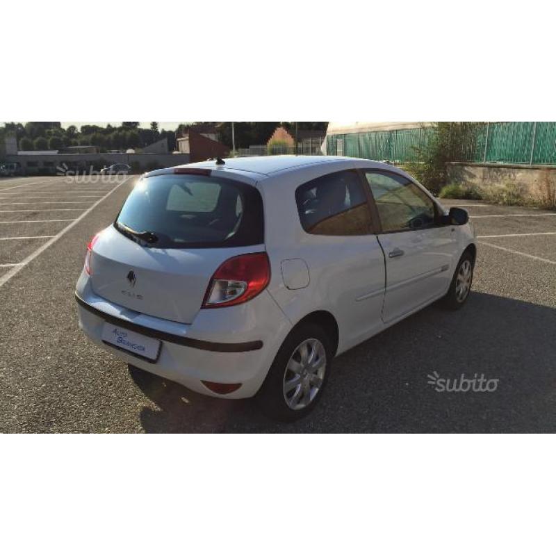 Renault Clio 1.2 16V 3 porte GPL Yahoo - 2012