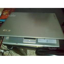 Acer 4000 perfetto con carica batteria senza hdd,,