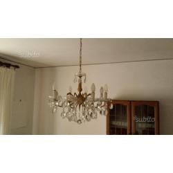 Lampadario con gocce di cristallo vintage