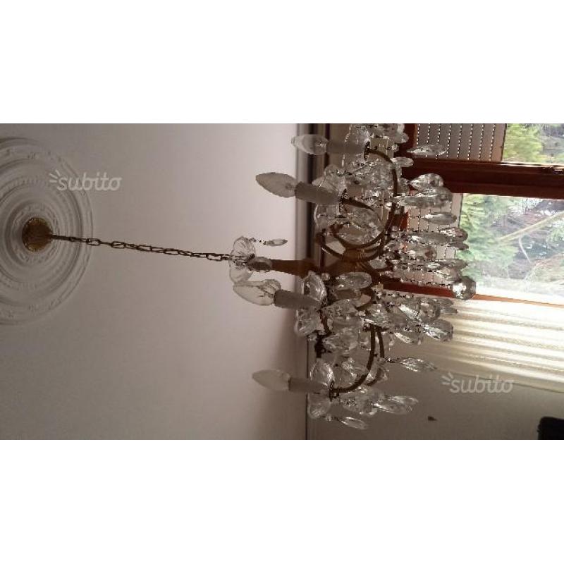 Lampadario con gocce di cristallo vintage