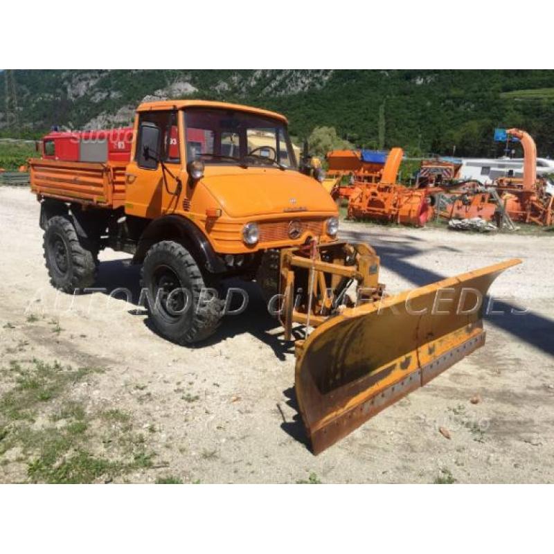 Mercedes Unimog U406 = Patente B