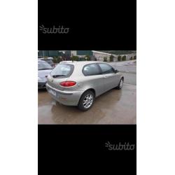 Auto Alfa Romeo 147