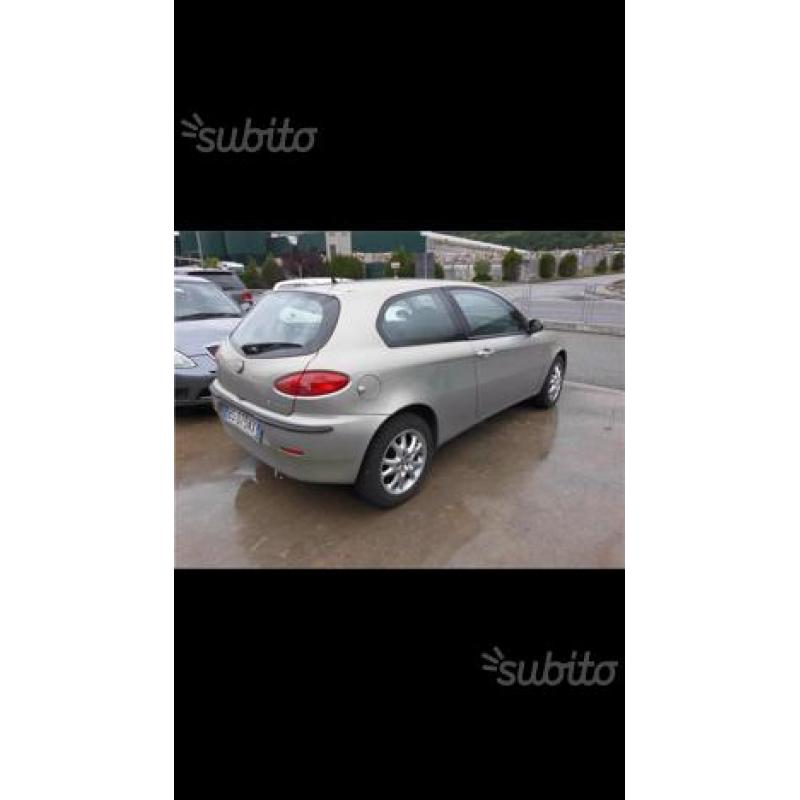 Auto Alfa Romeo 147