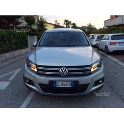 VOLKSWAGEN Tiguan - 2011