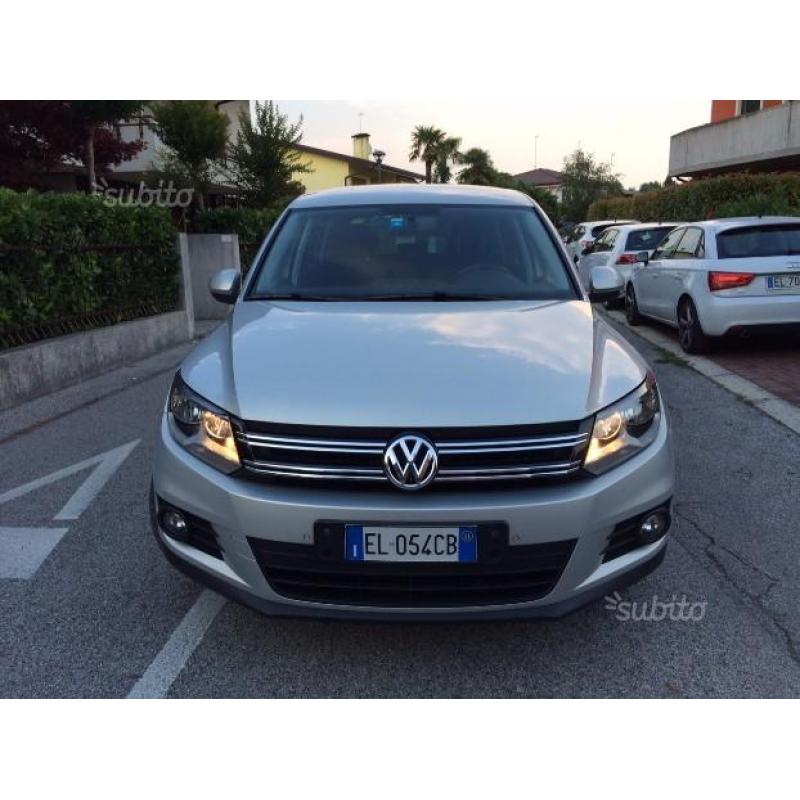 VOLKSWAGEN Tiguan - 2011