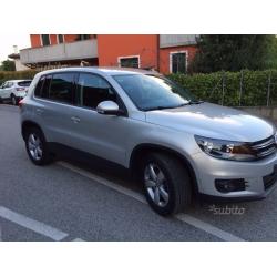 VOLKSWAGEN Tiguan - 2011