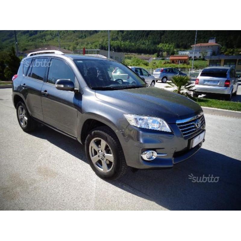 TOYOTA RAV4 3ª d4d Lounge