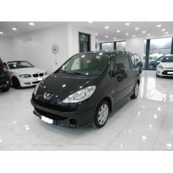 Peugeot 1007 1.4 HDi Happy